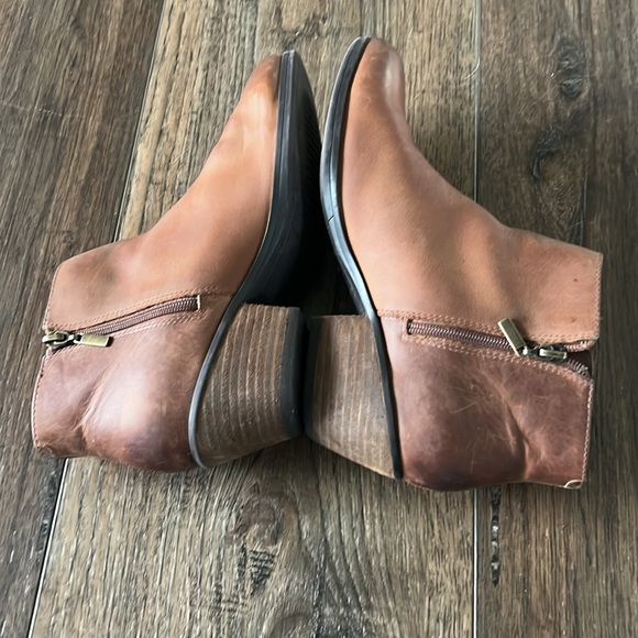 Clark’s Women’s Addiy Zora Leather Booites 1.5” Heel Ankle Boots Brown Size 8.5 - Picture 7 of 15